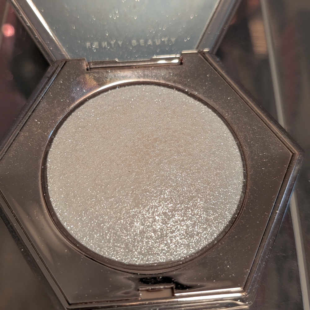 Fenty Beauty Silver Radiant Highlighter